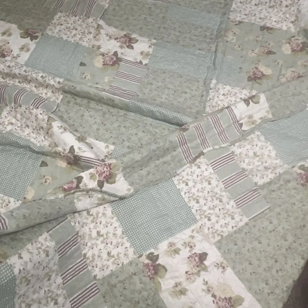 Shabby Chic Patchwork Reversible Pink Green Floral Queen King 89x100 W/Shams